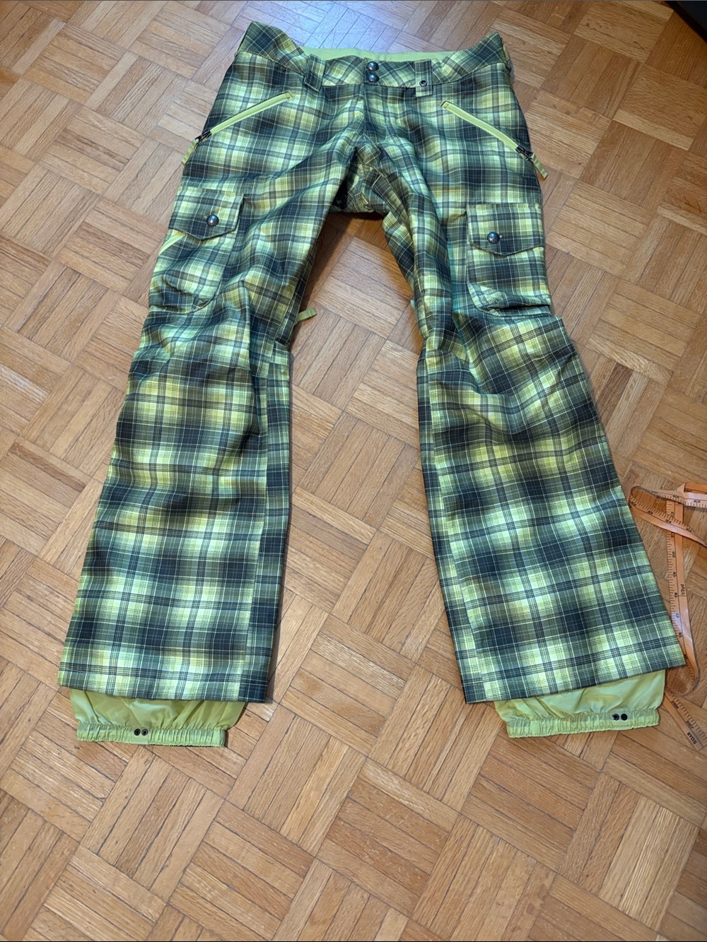 Burton. Men's Yellow-Green Plaid Pants - Casual Outdoor Style. NWOT